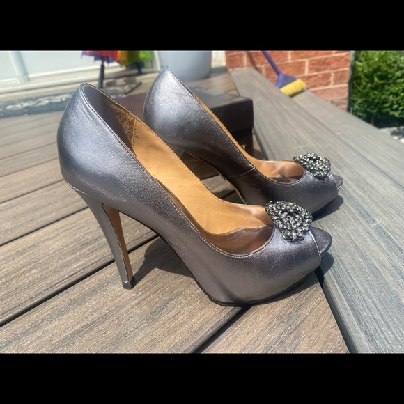 Badgley Mischka Goodie lll Peep Toe Pump High Heels in Pewter Silver - Brand New - Picture 9 of 13